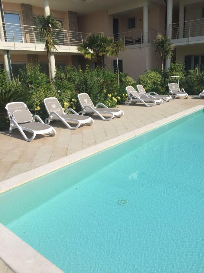 De Luxe Apartments Eden Sirmione Zewnętrze zdjęcie